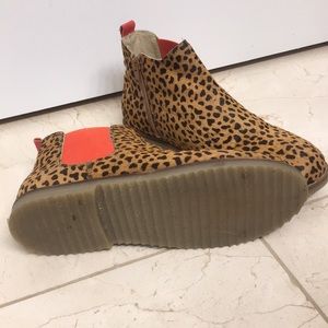 Boden Cheetah print booties